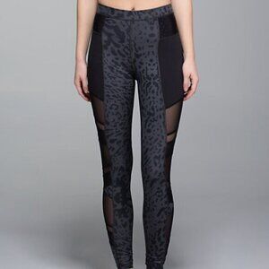 Lululemon Just Breathe Pant Size 4 High Rise Animal Swirl Deep Coal Light/Black​